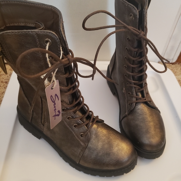 Seven7 Brand Boots - Picture 3 of 7